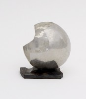 Globe, gehamerd zilver, 40x45x40 mm